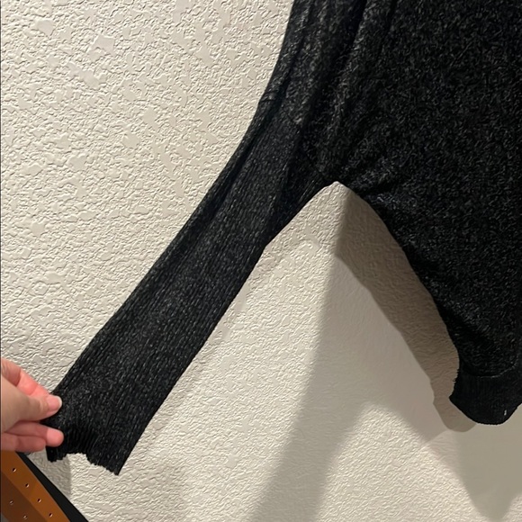 Arizona Jean Company Black Relaxed Asymmetrical Blouse - Picture 4 of 4